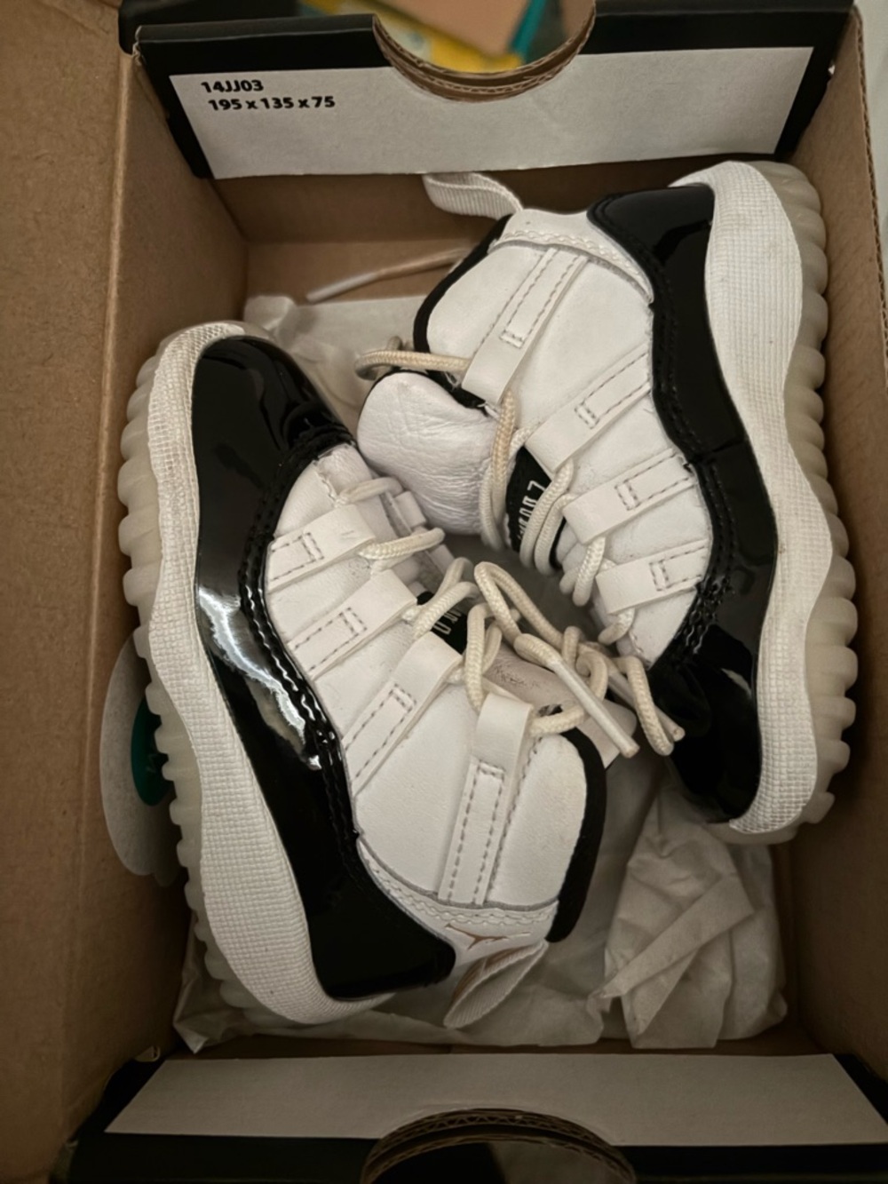 Jordan 11 Retro Box - White, Metallic Gold, Black 5C